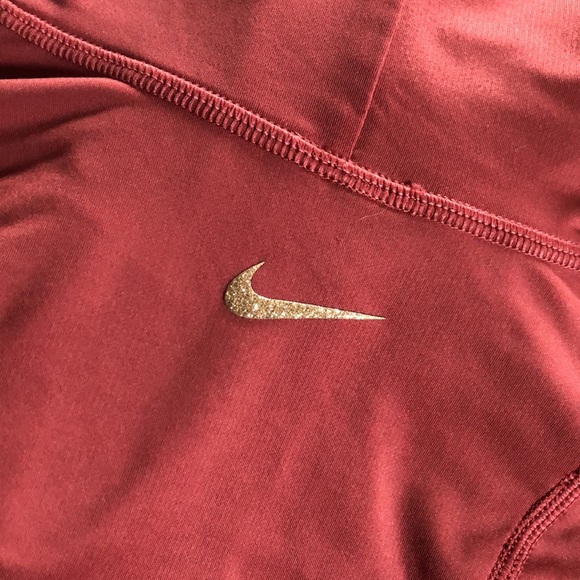EUC Nike Pro Dry Fit turtleneck training top - Picture 5 of 5